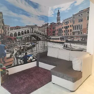 Zsuzsa Lak Italia